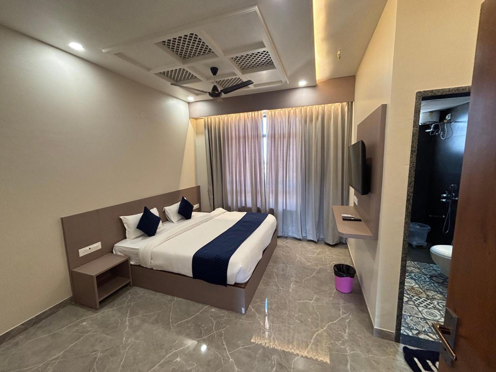 Hotel Sisodiya Palace Khātu Buitenkant foto