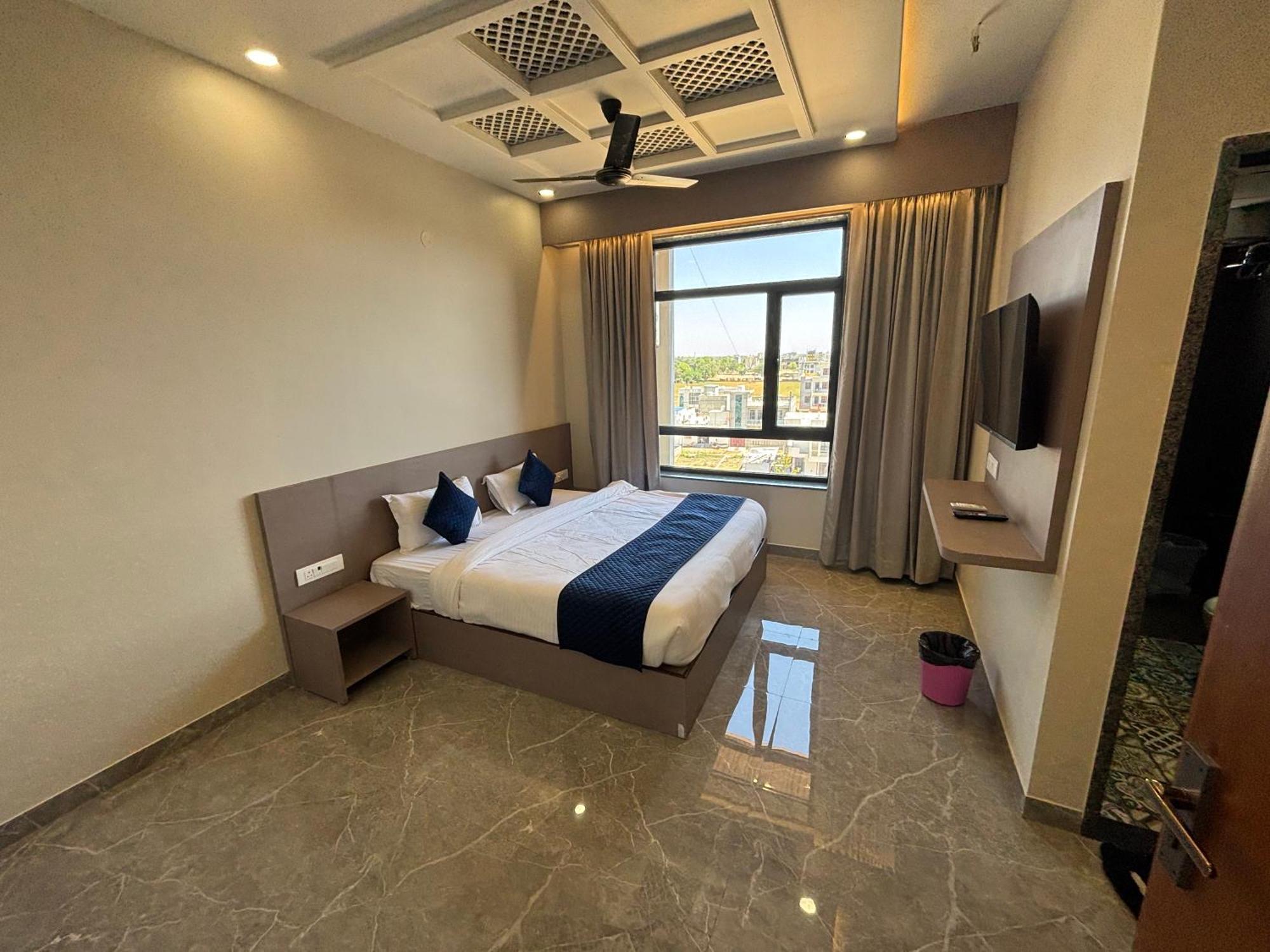 Hotel Sisodiya Palace Khātu Buitenkant foto