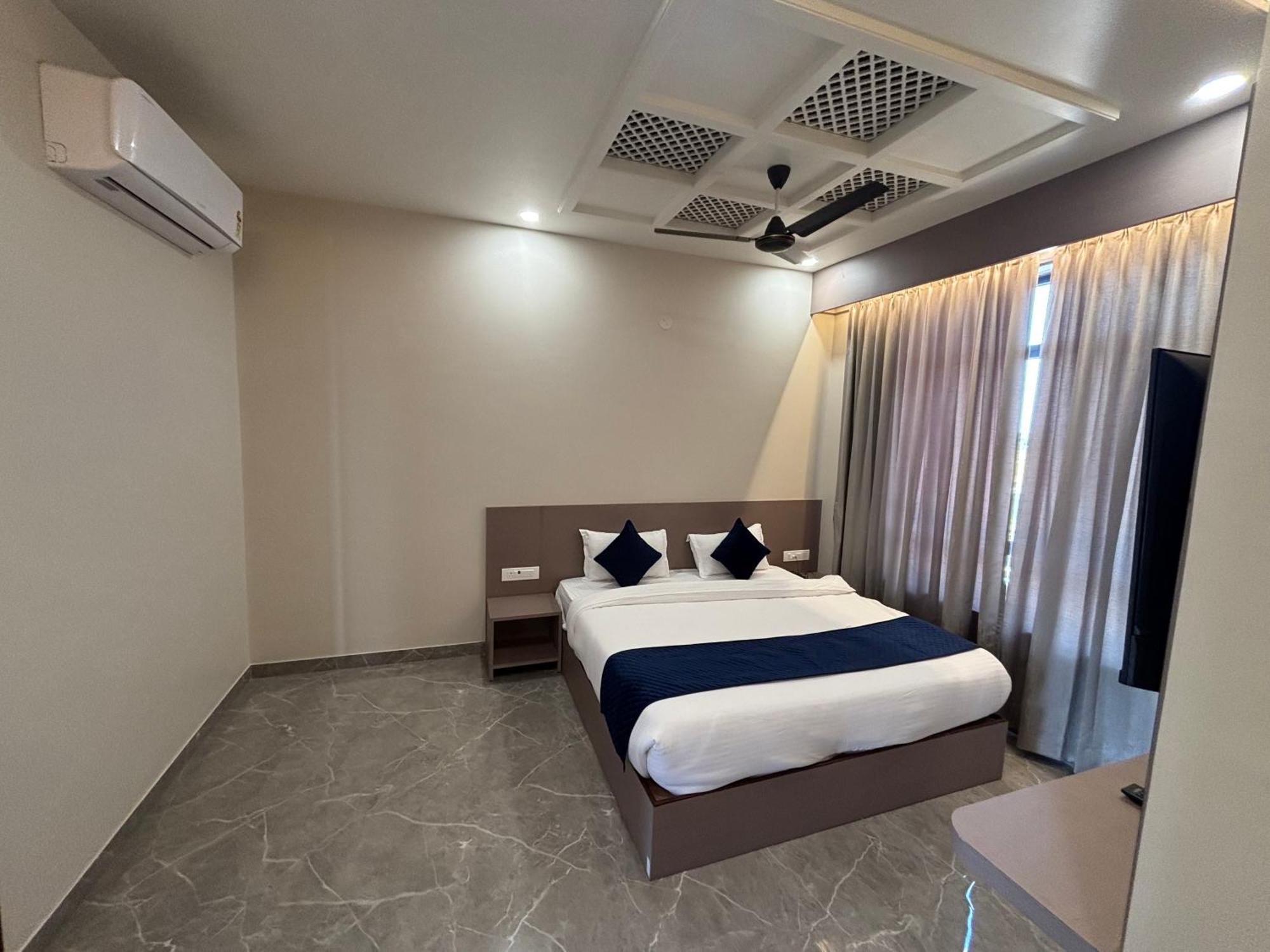 Hotel Sisodiya Palace Khātu Buitenkant foto