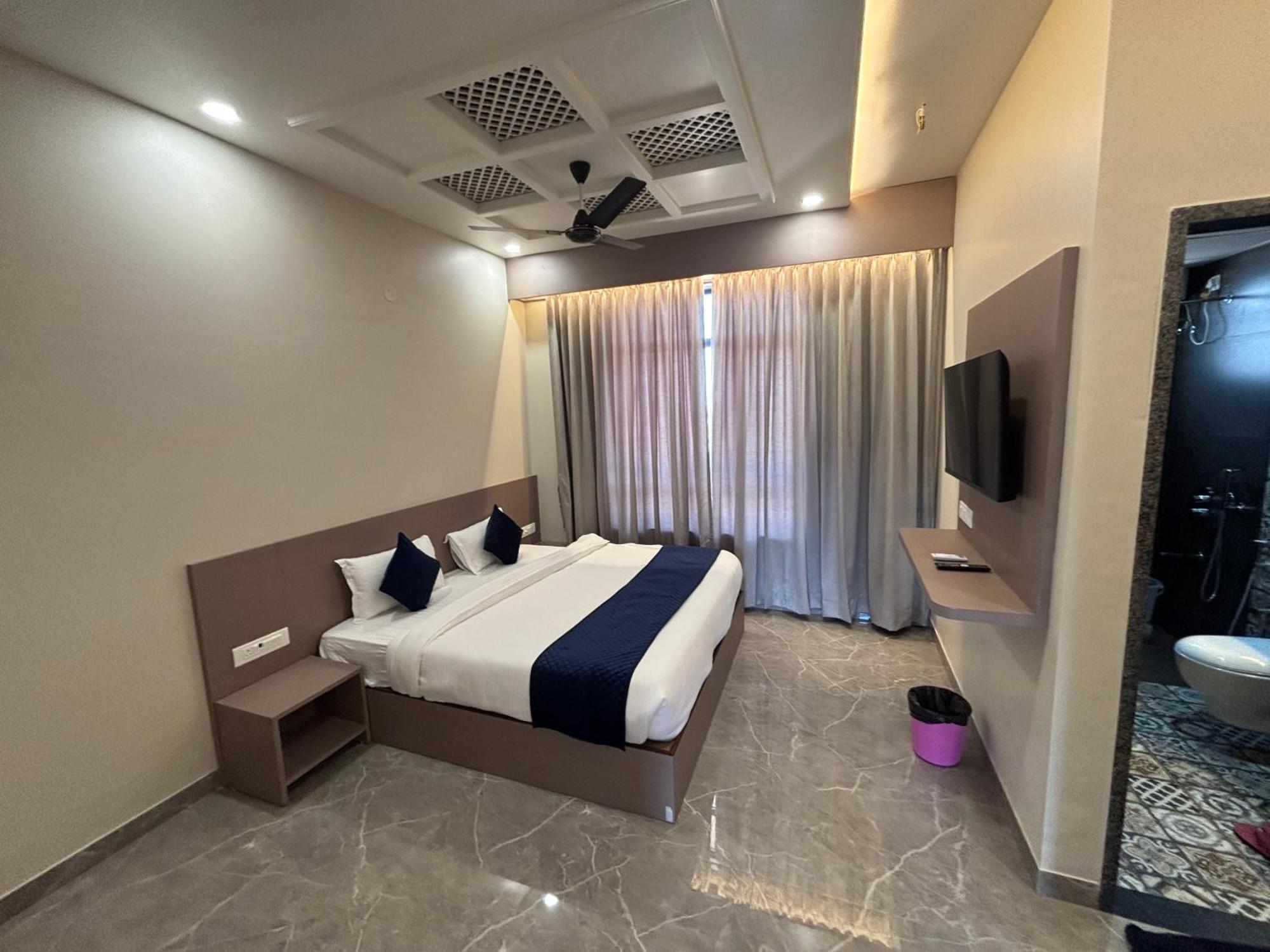 Hotel Sisodiya Palace Khātu Buitenkant foto