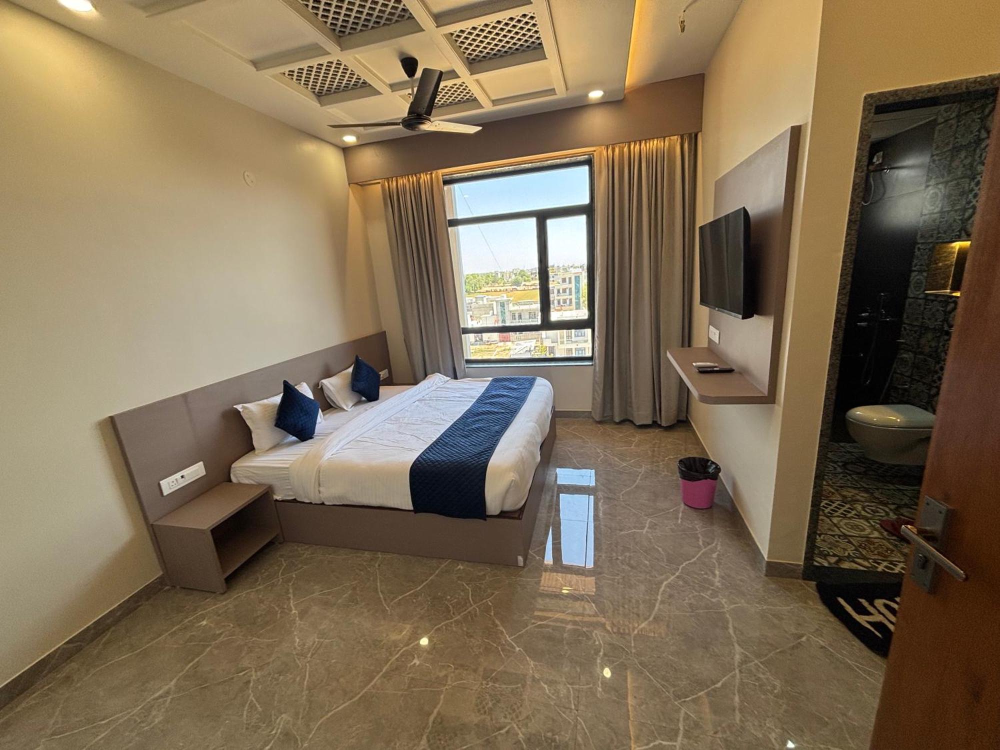 Hotel Sisodiya Palace Khātu Buitenkant foto