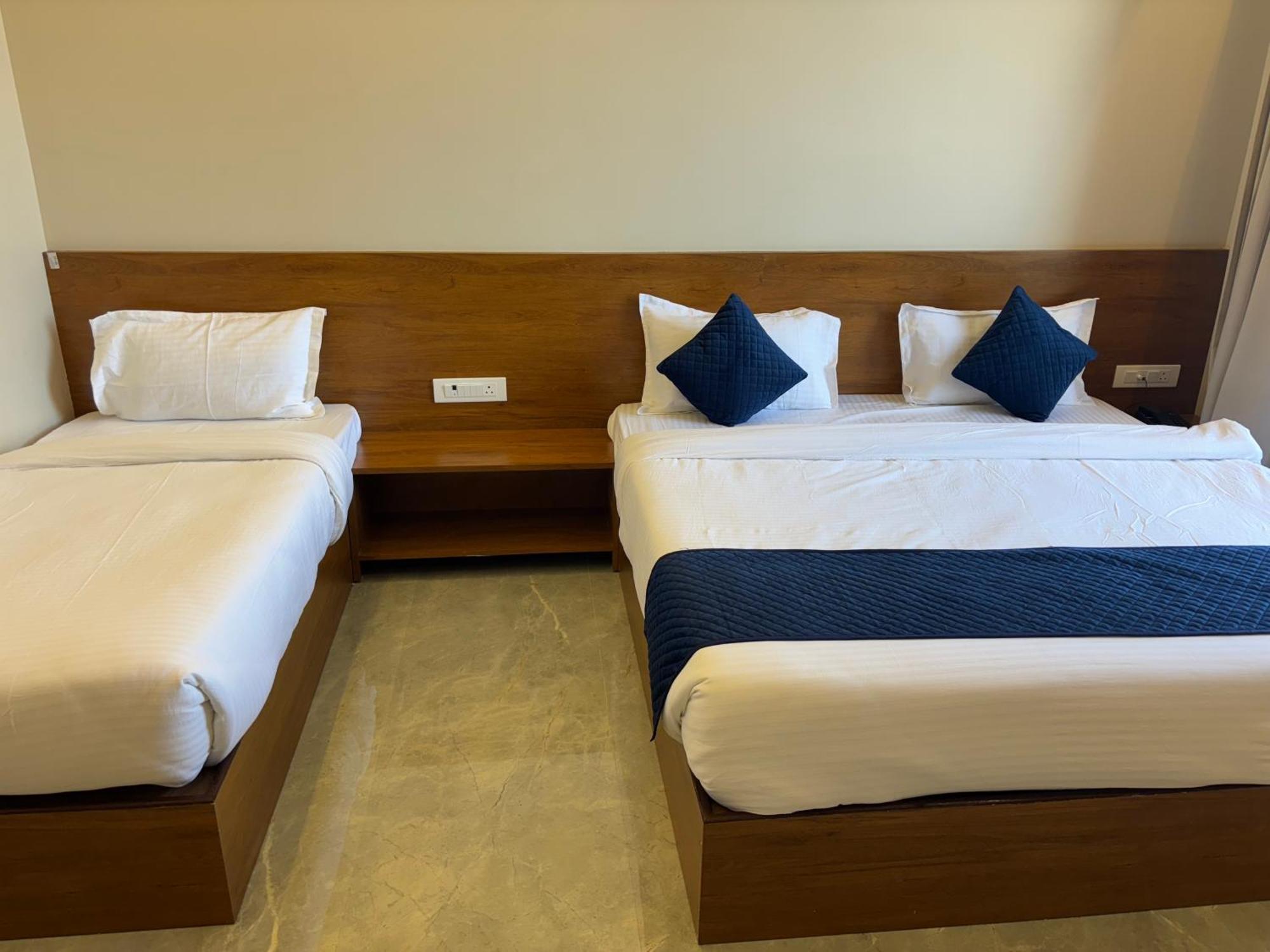 Hotel Sisodiya Palace Khātu Buitenkant foto