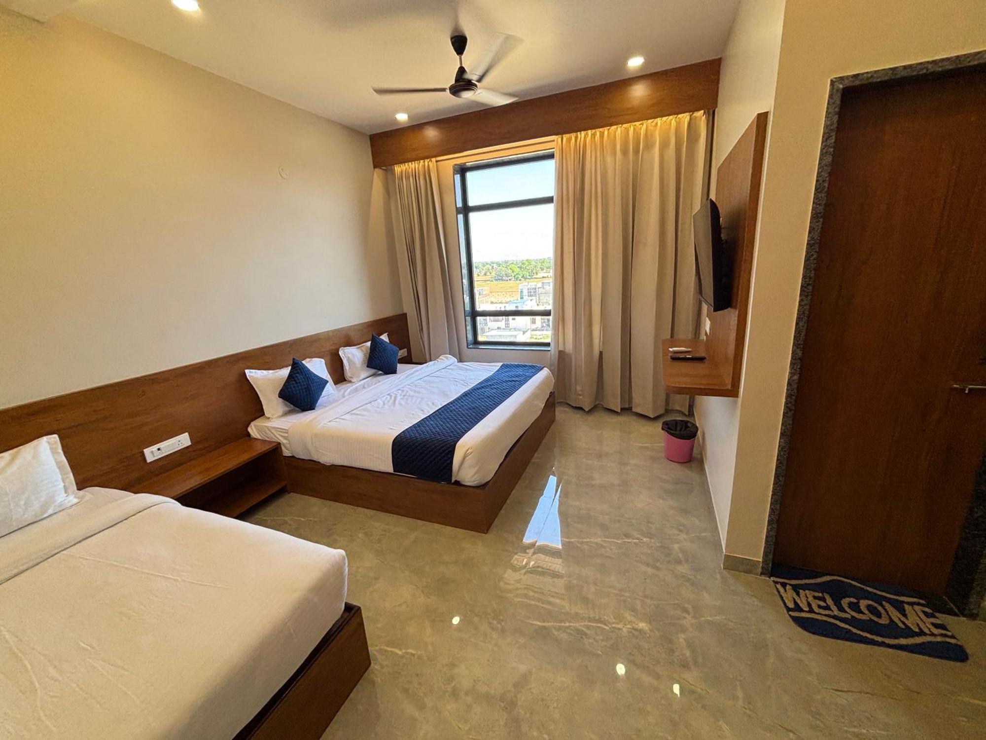 Hotel Sisodiya Palace Khātu Buitenkant foto