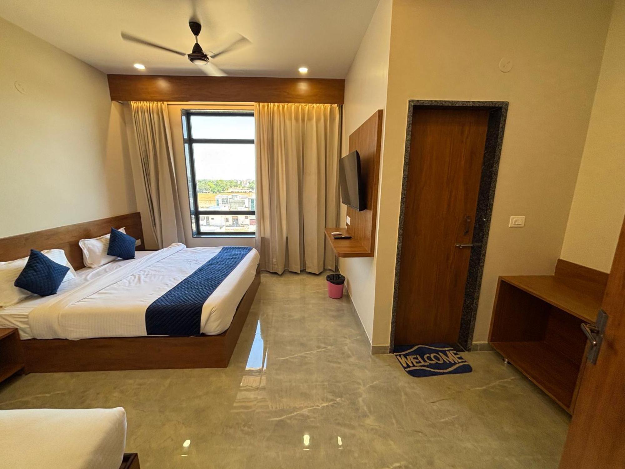 Hotel Sisodiya Palace Khātu Buitenkant foto